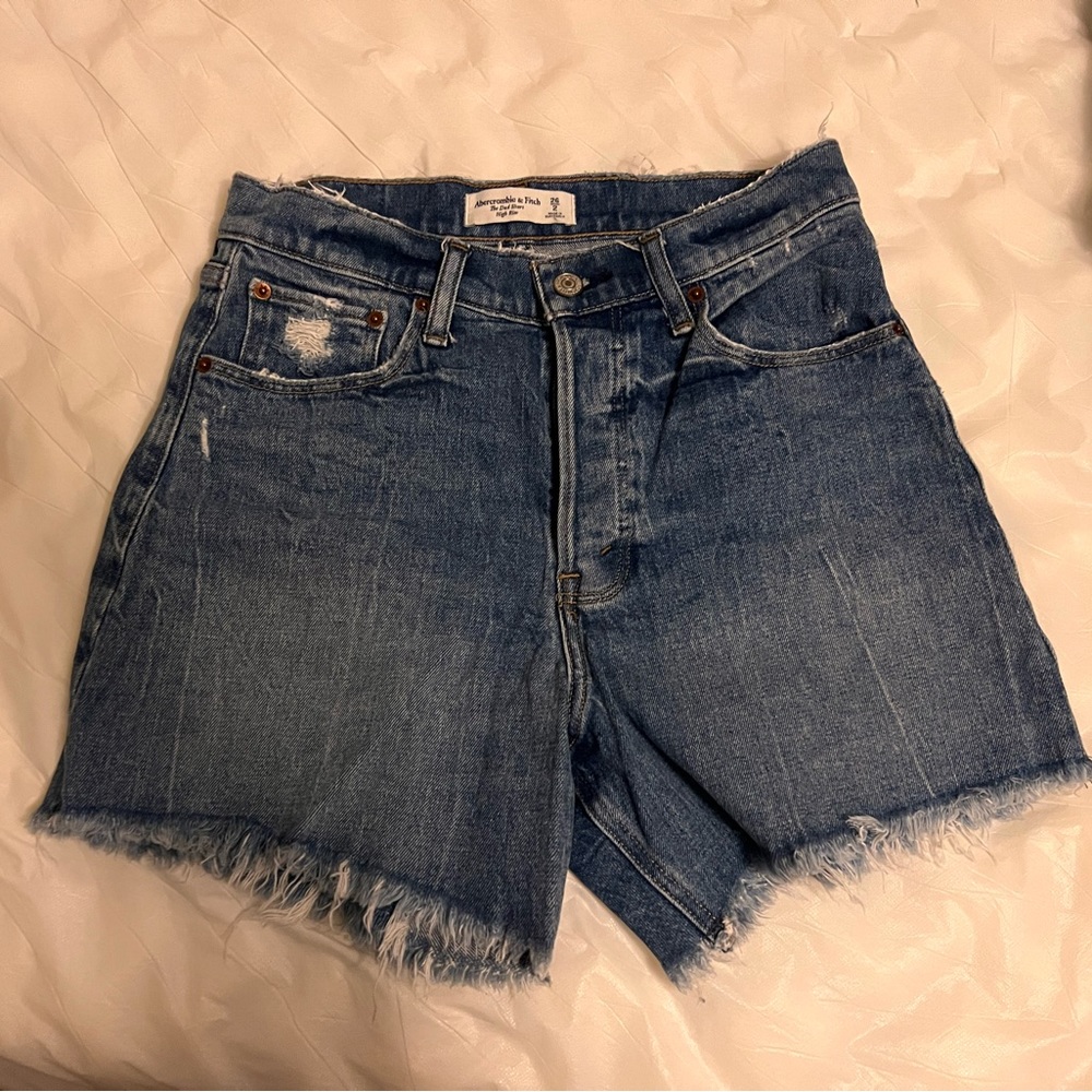 Abercrombie and Fitch The Dad Short High Rise size 2